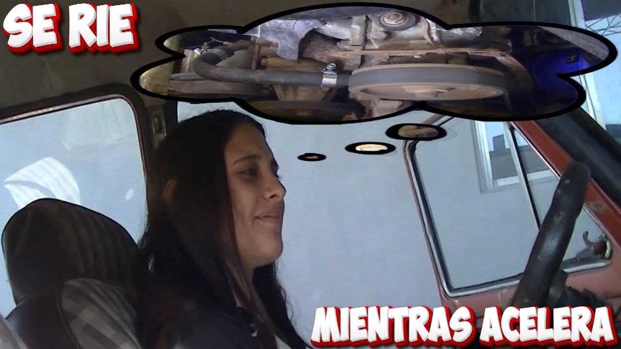 ANTONELA SE RIE MIENTRAS ACELERA