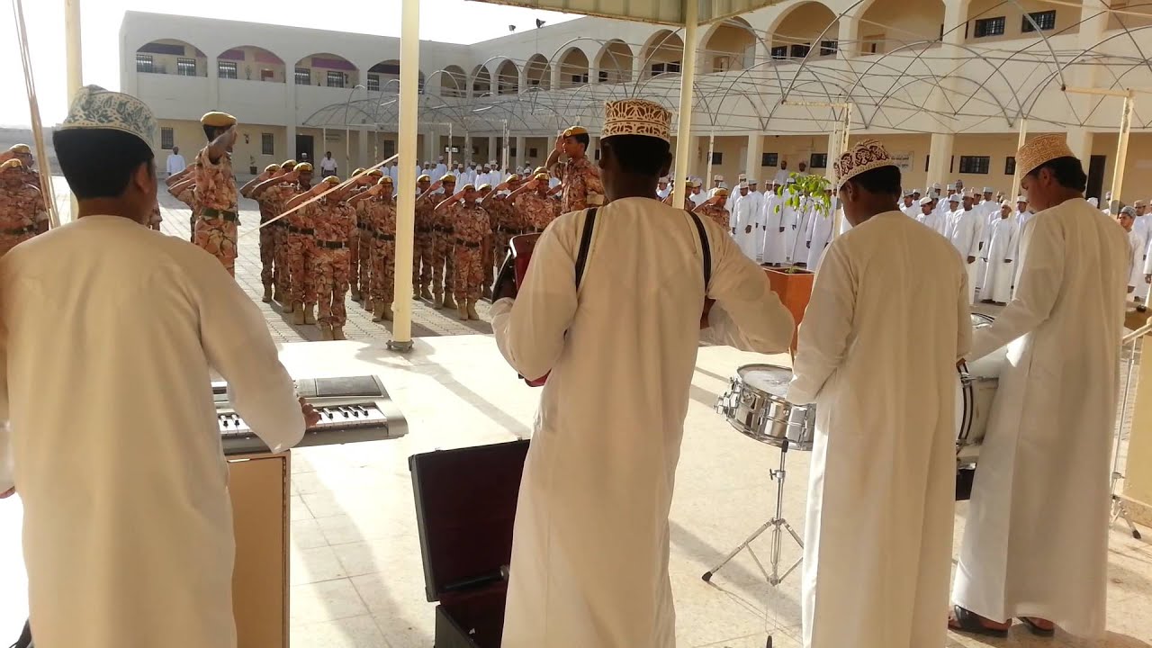 السلام السلطاني في مدرسة المهنا بن جيفر للتعلم مابعد الاساسي بالمنطقة الشرقيه شمال ولاية المضيبي