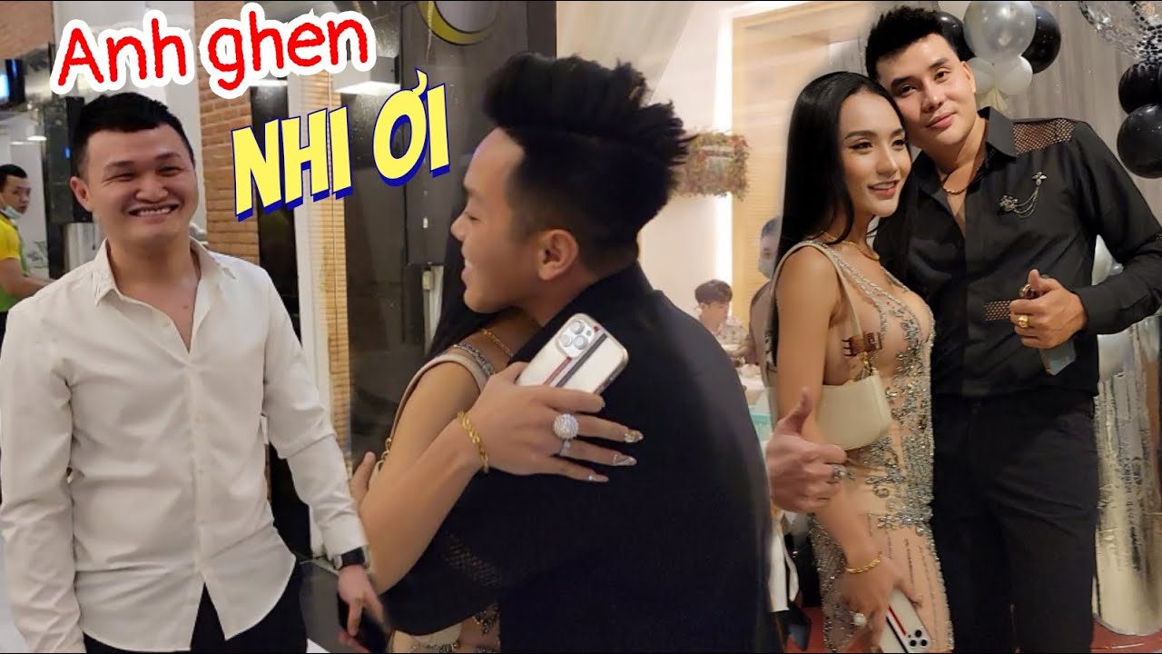 Bội Nhi cùng chồng trắng đi sinh nhật người yêu cũ