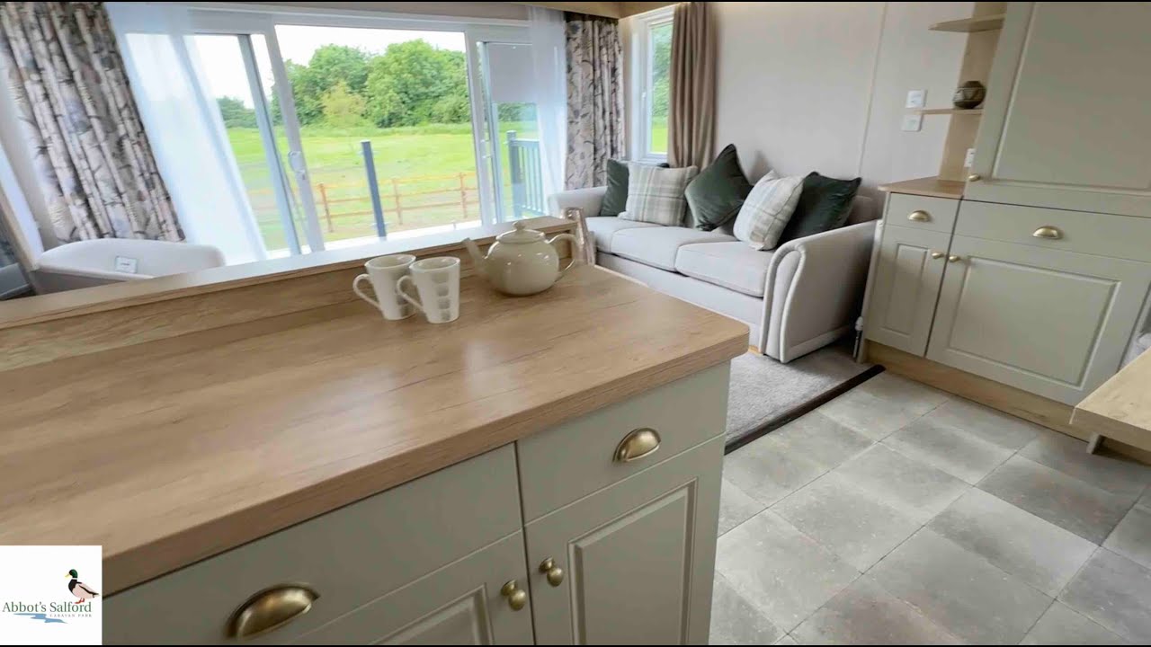 SOLD Swift Moselle 2022 - Gorgeous kitchen in the luxury lodge 😍❤️ Priced at £104,590