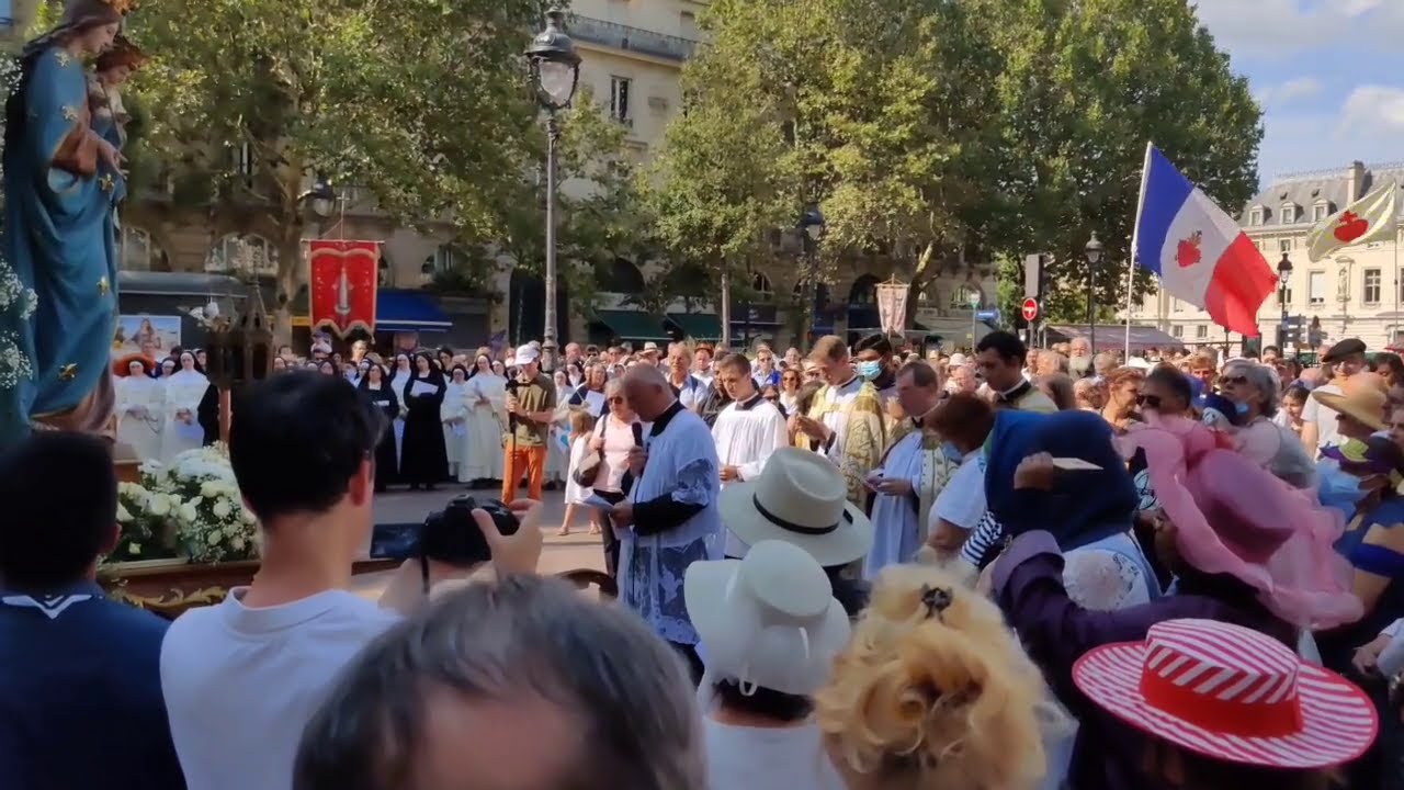 Procession de l'Assomption par Saint Nicolas du Chardonnet 15/08/2021 #saintnicolasduchardonnet
