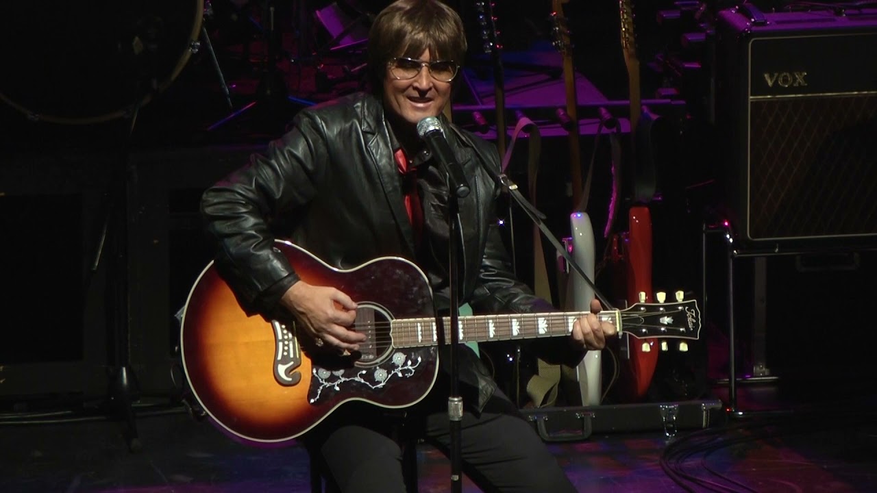 Travellin' Light - Cliff Richard & The Shadows Live - Tribute