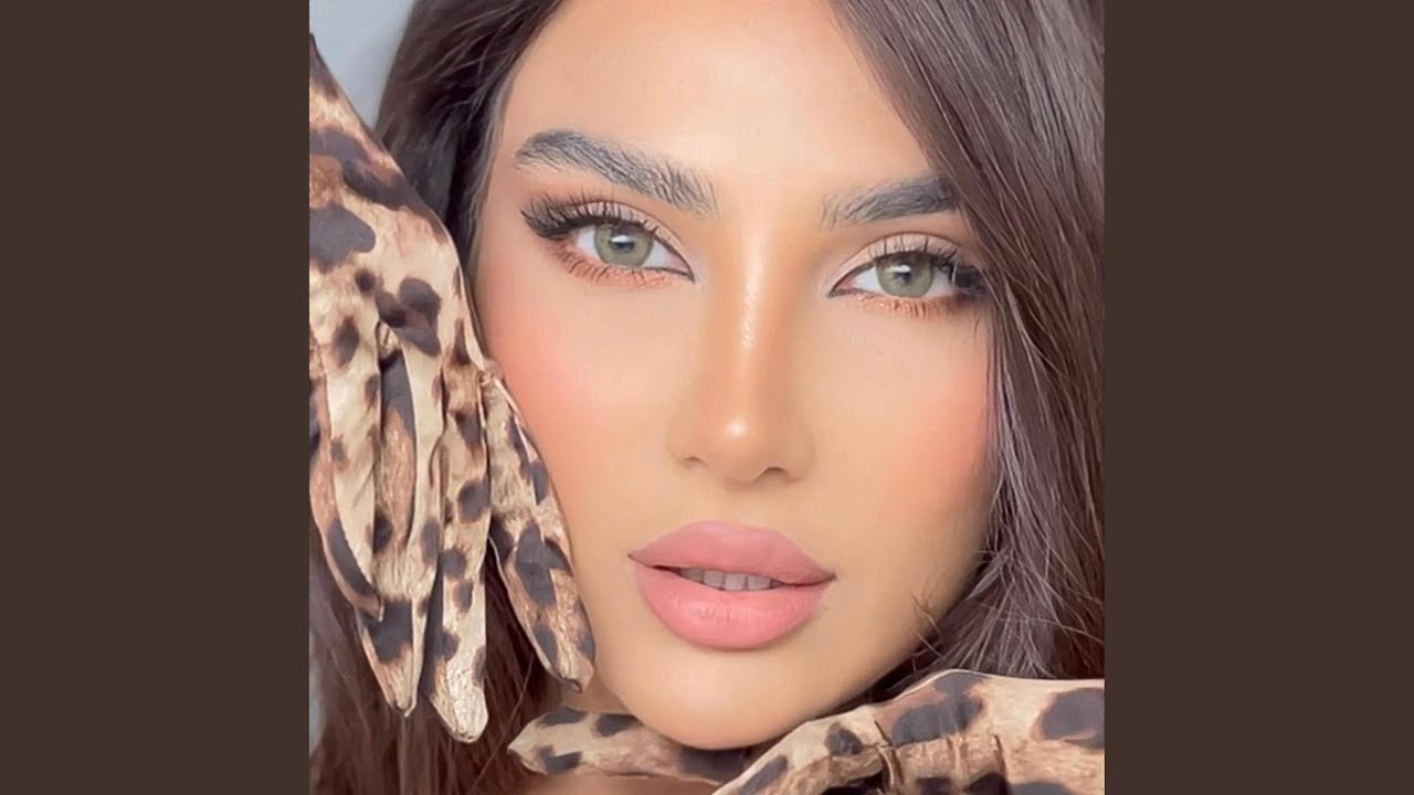 عايش معايا