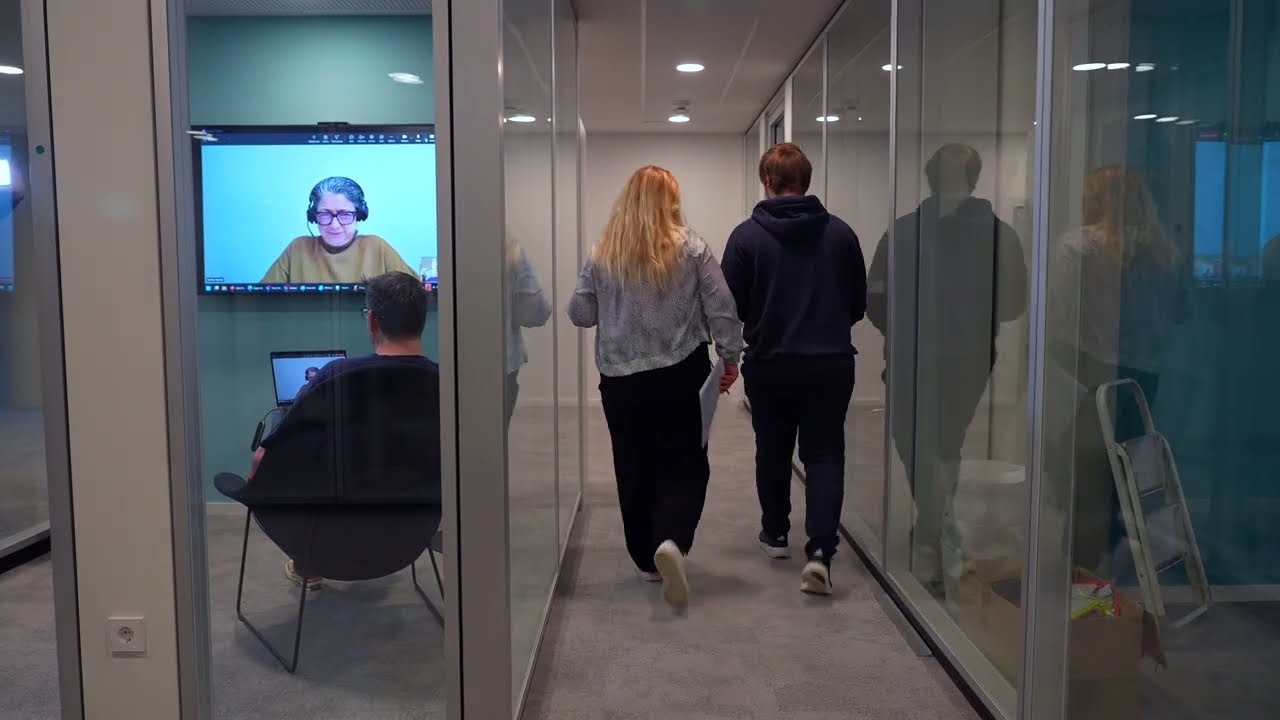 Video Case: Installation Samsung Displays & 