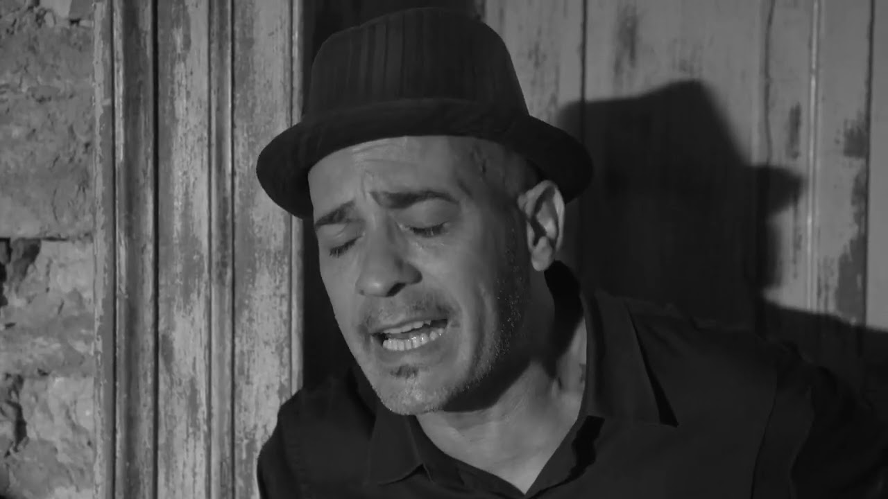 Cebando Mate. Juan Iriarte. ( Aut. Liliana Esther Maturano ) Tormenta. Sin interés comercial.