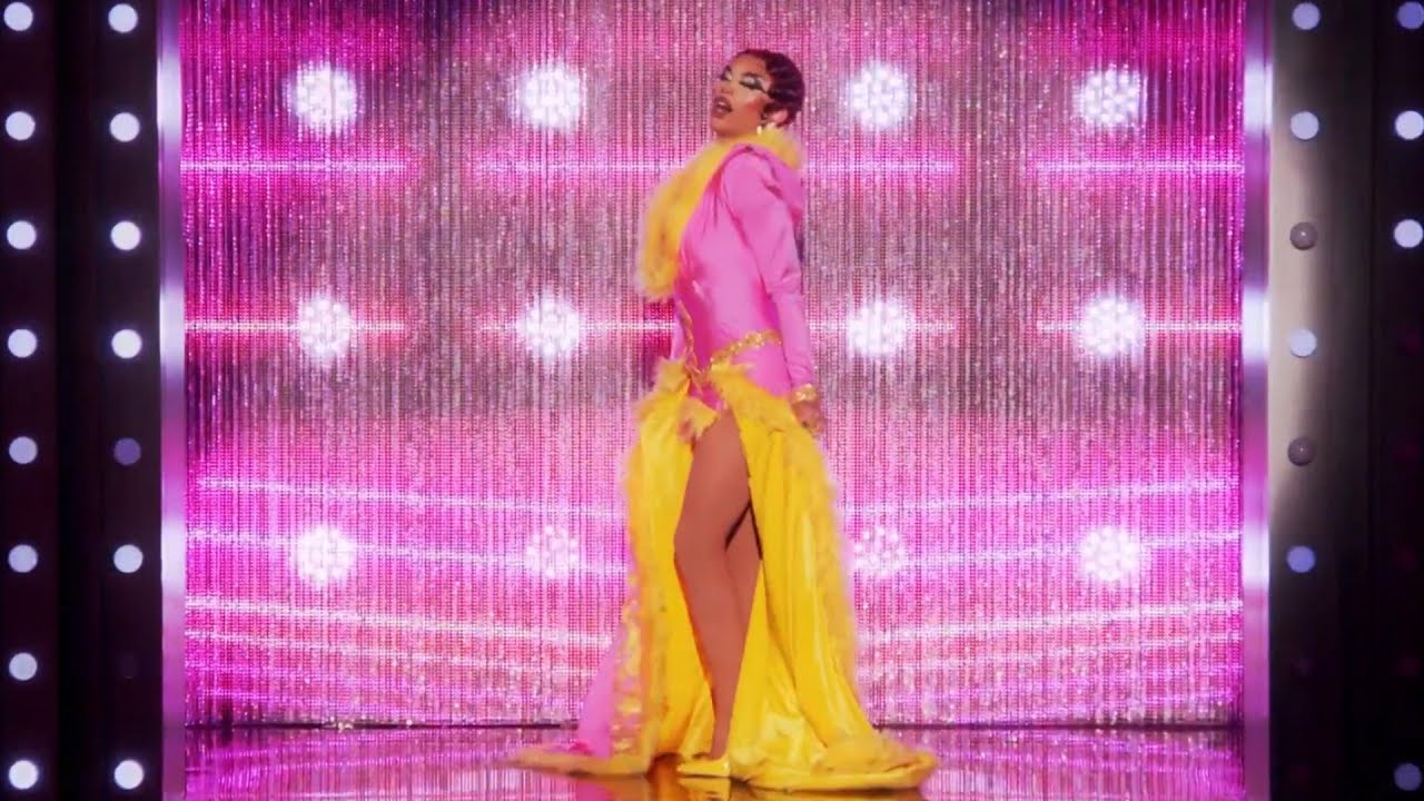 RPDR Season 18 Episode 4 Red Carpet Mashups! | Bae or Stray