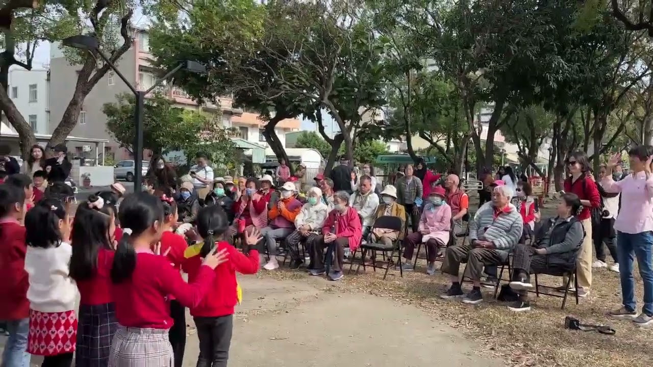 1150122二年級送愛心到社區