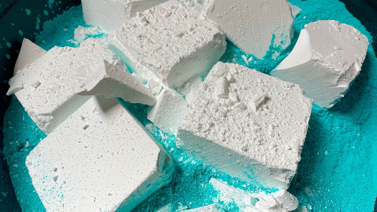 Fresh BSN Gym Chalk Crushed in Teal BSN Powder | Speed Variety