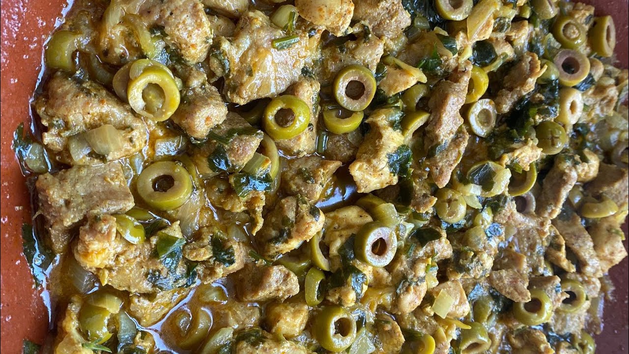 Tajine au chouïa et zitoune accompagné d’une salade