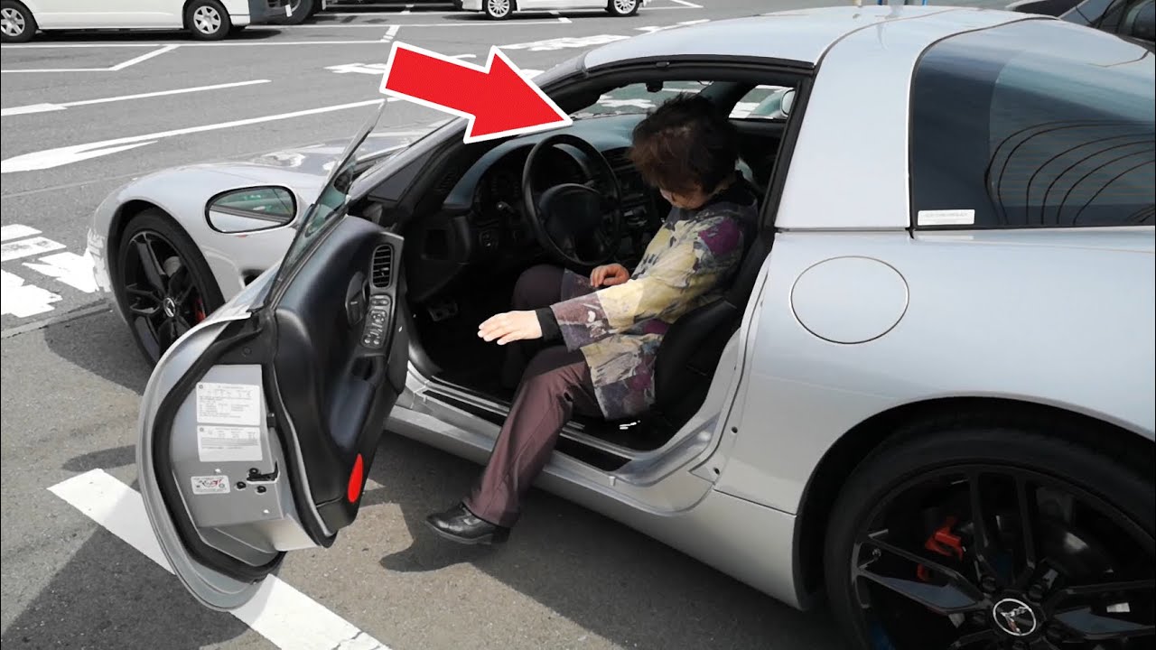 72 y/o my parents can drive C5 Corvette? 72歳おばあちゃんコルベット初運転