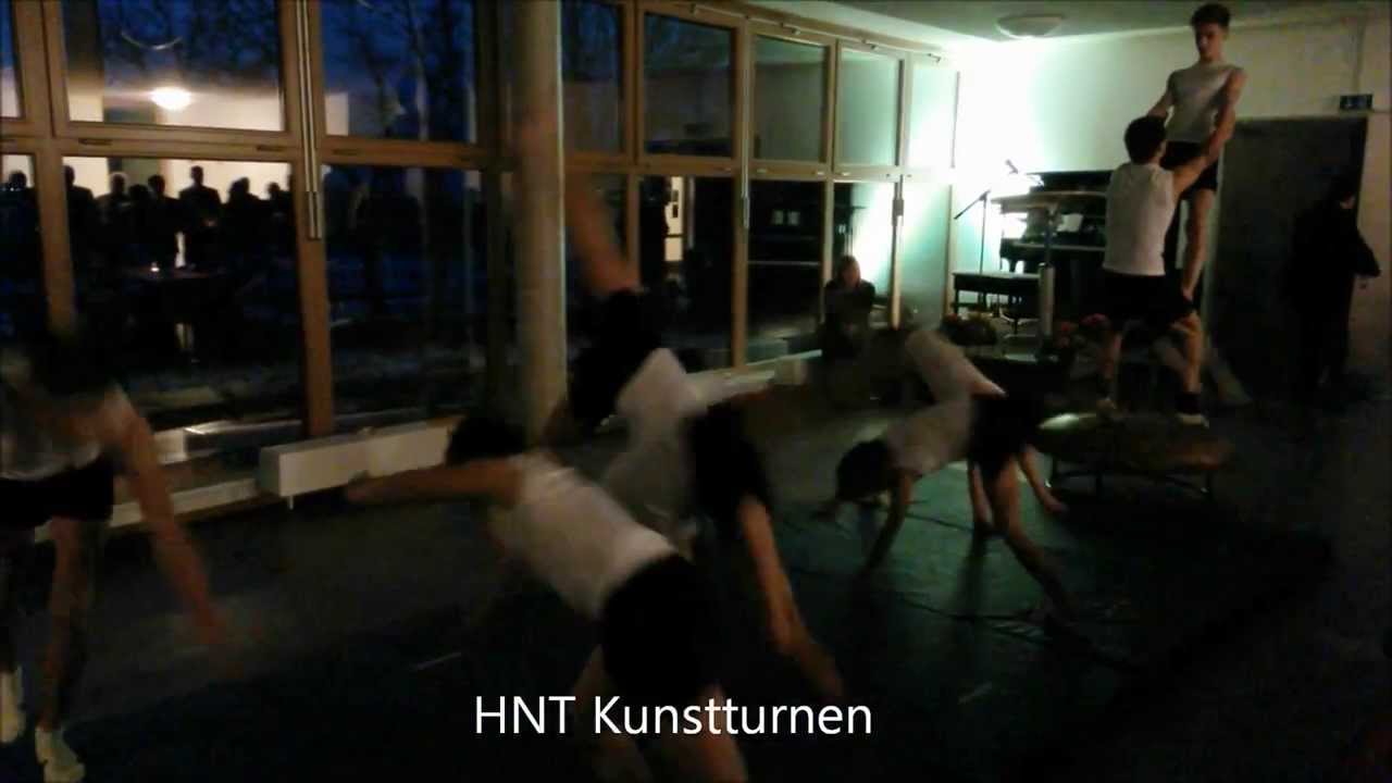 Akrobatik-Pilz Show vom HNT Kunstturnen