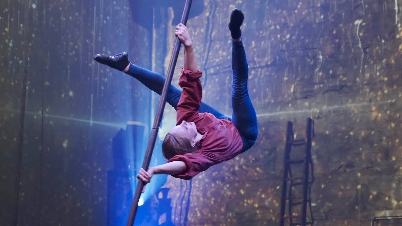 CIRQUE ÉLOIZE BON VOYAGE SHOW 2025 - AERIAL POLE ACT - KAITY MUSSIO