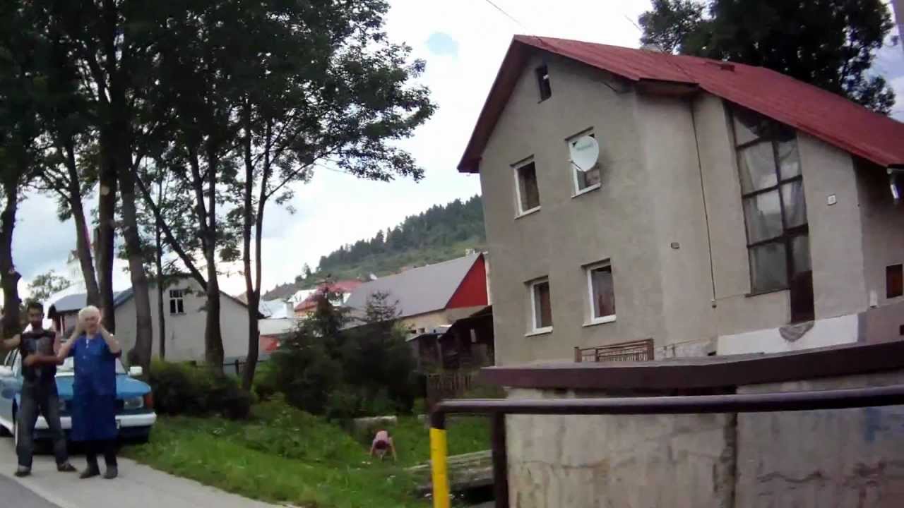 Met LeZwanus door het Roma dorp Vyborna in Slowakije Carbagerun 2012