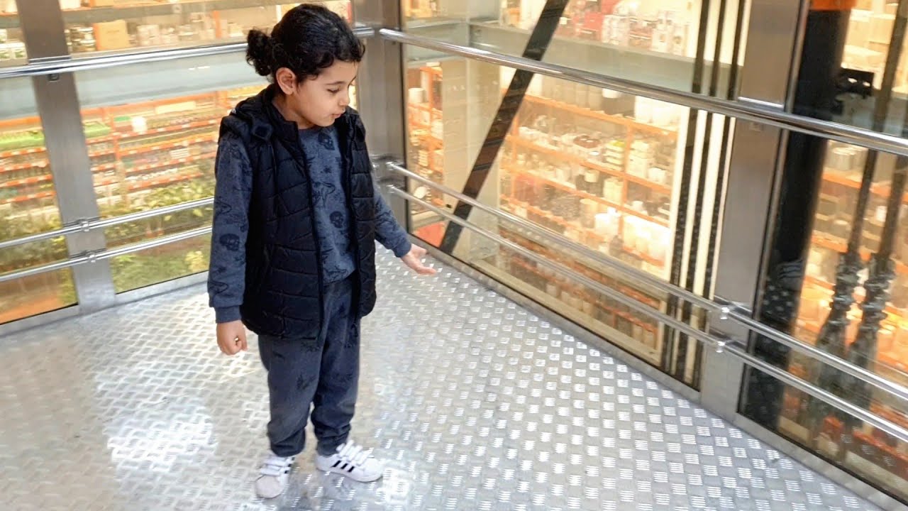 Asansörde Kaldık!!! Yusuf Çok Korktu