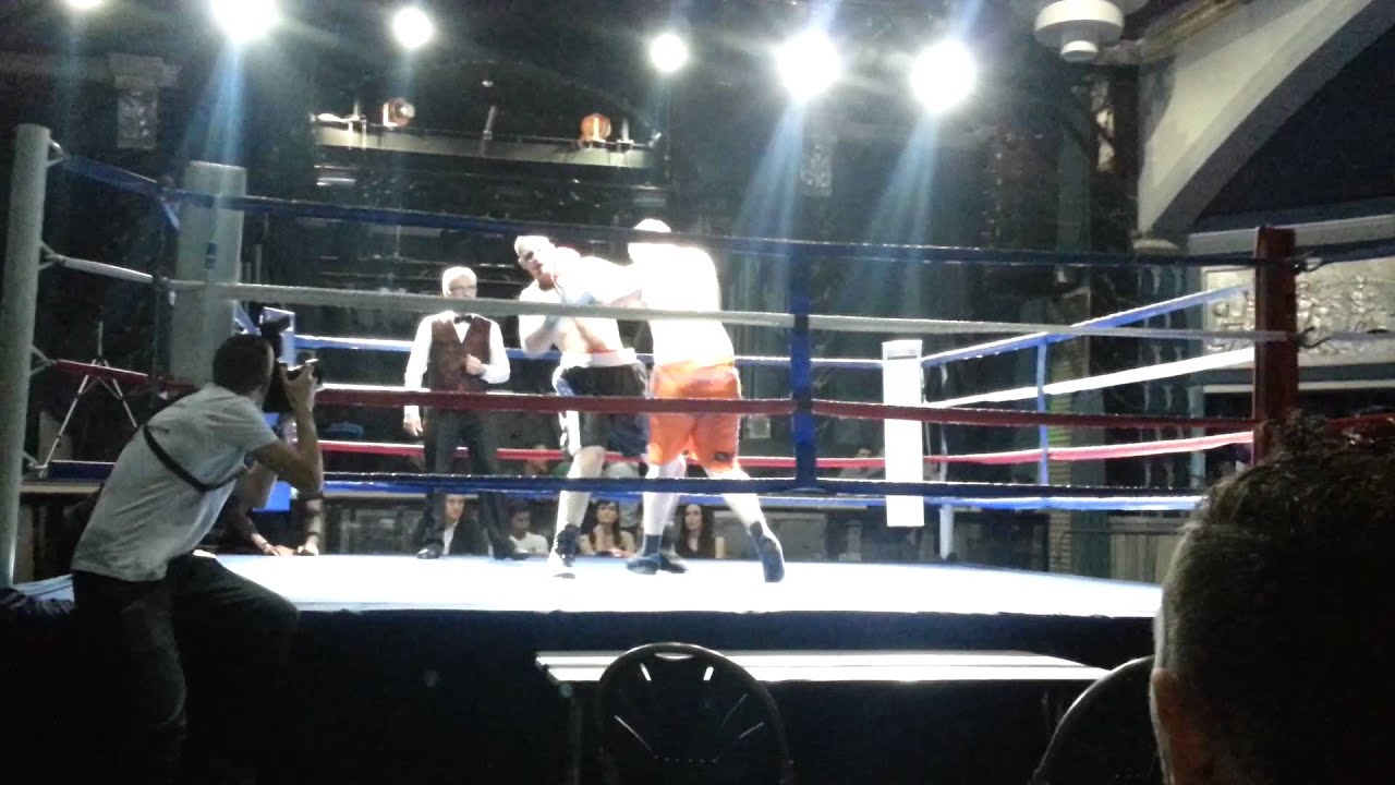 Simon bourne first fight ko