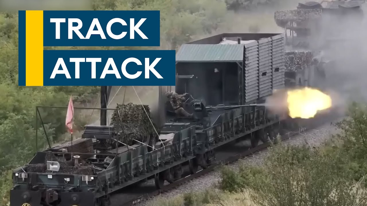 Железнодорожные войны: российские бронепоезда-монстры сражаются с зенитными орудиями