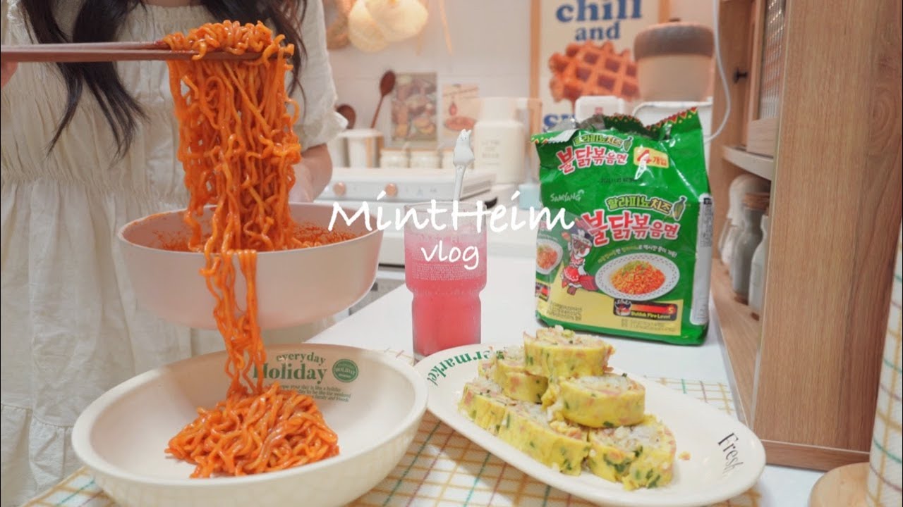 SUB)Корея vlog🍜Jalapeno Cheese Buldak & sweet milk shaved ice🍨новые блюда🚲bike riding/mukbang
