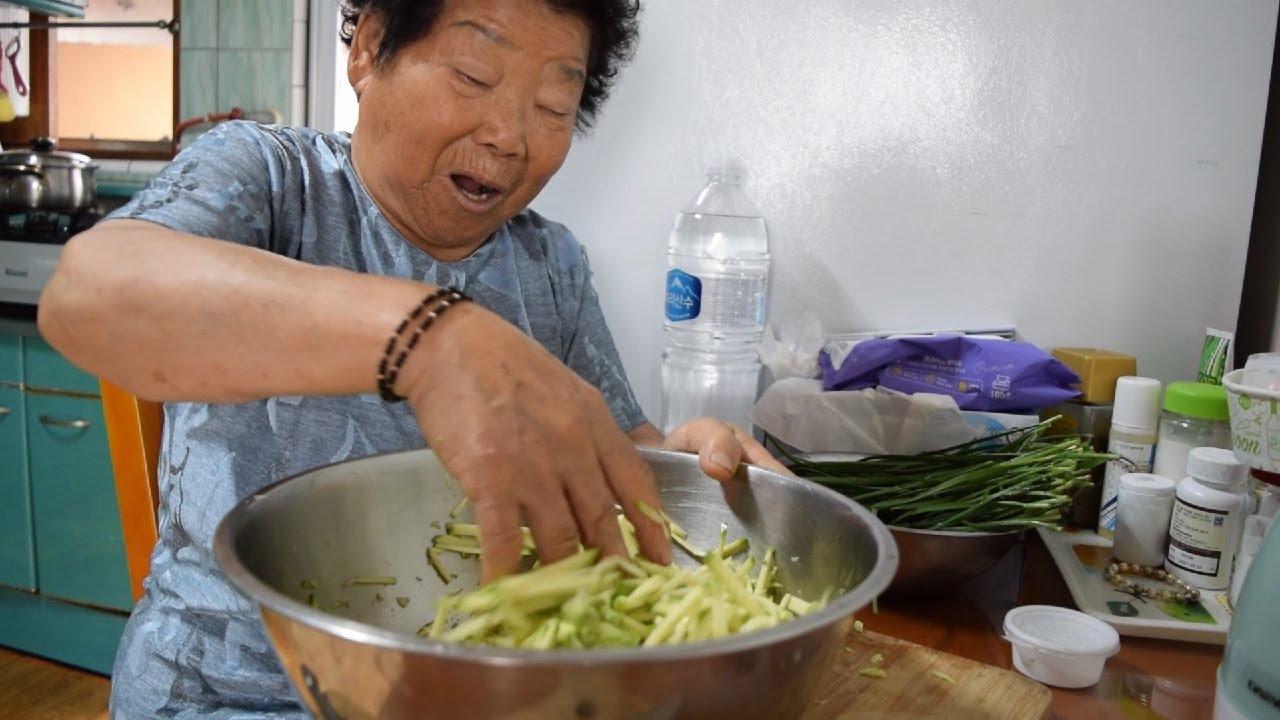 애호박 따다가 호박전 만들어 먹었어유~ | 시골할매