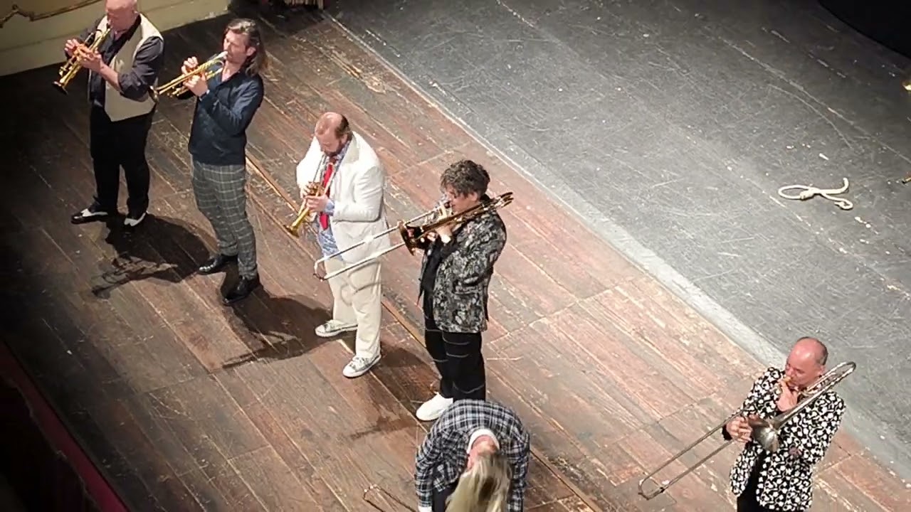 Mnozil Brass Jubilee : Summertime , Vivaldi (summer), Thunderstruck - Back In Black (AC/DC)