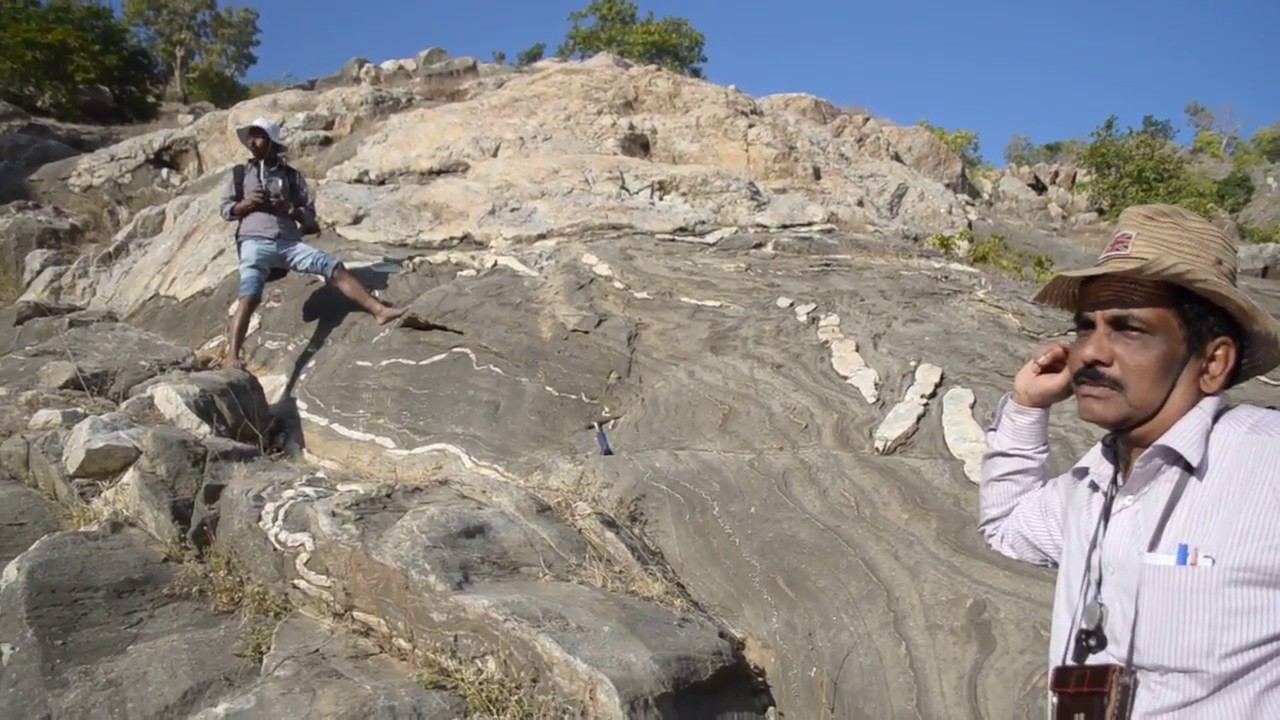 Geological Field demonstration by Prof. T. K. Biswal, Part 5/9 ( Fold description)