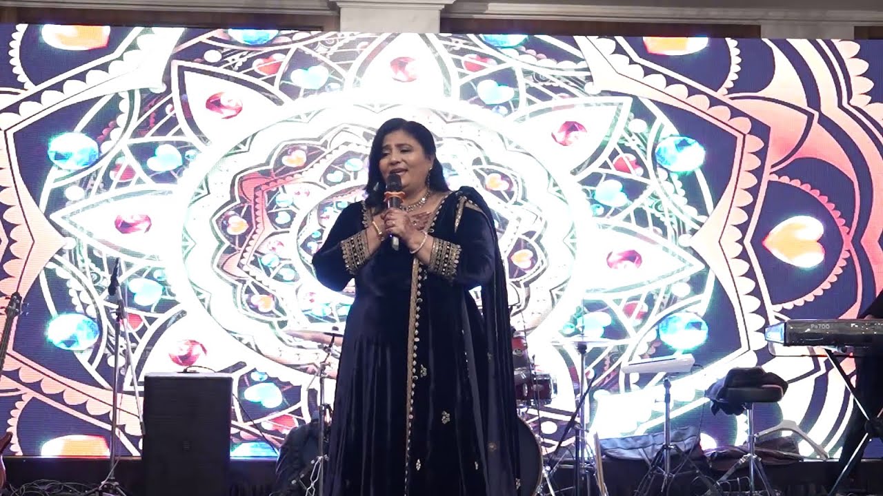 Ashlesha & Aditya Cocktail Performance 7