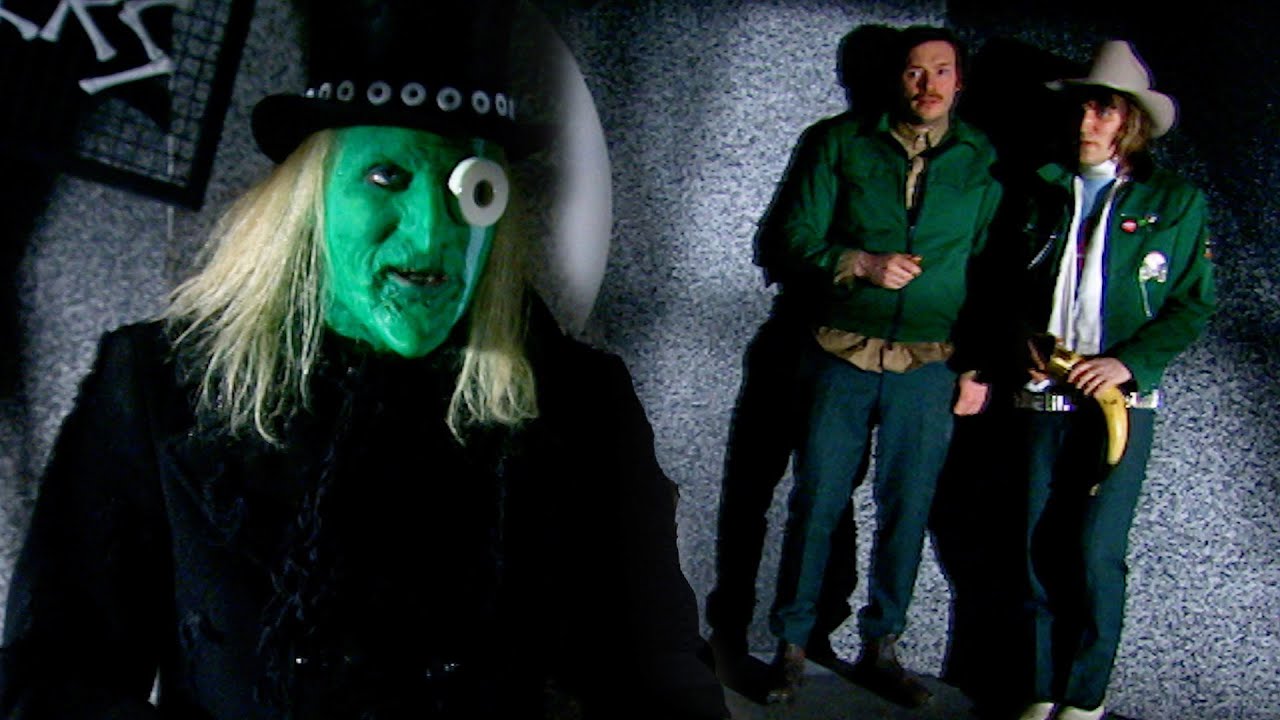 Howard and the Hitcher's Thumb | The Mighty Boosh | Baby Cow