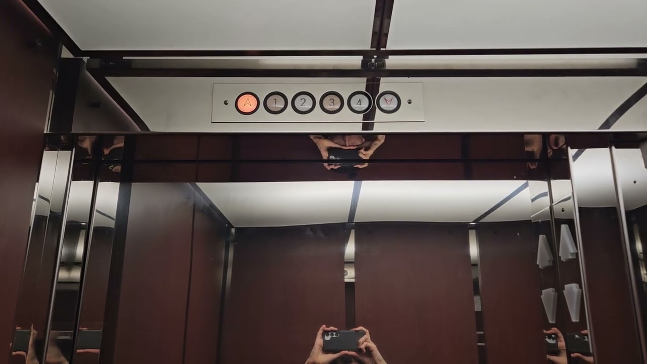 U.S. Hydraulic Elevators (White Circle Fixtures) in Novato, CA