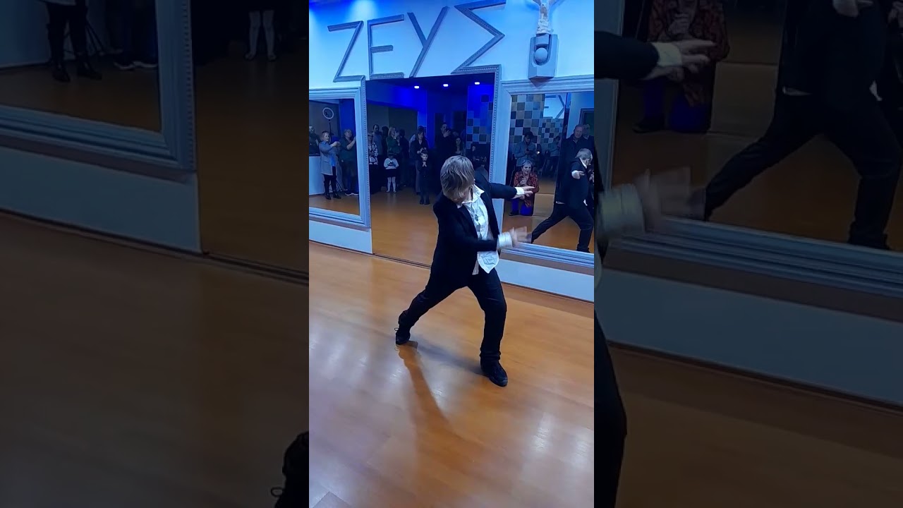 Μα Εγώ είμαι Έλληνας πάντα αντάρτης,ΜΑΡΙΟΣ