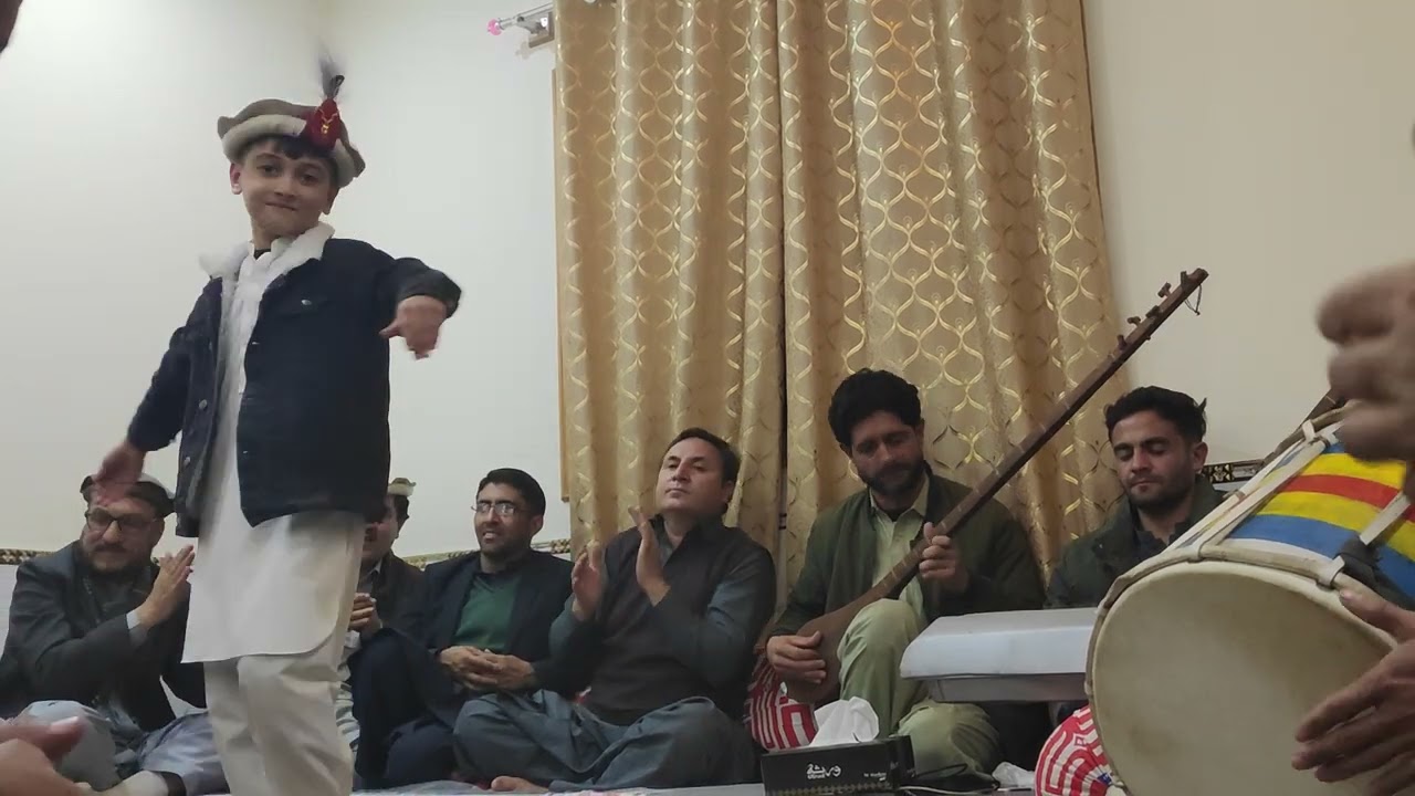Duni Aqel Hairan Magam Hardi Majbur || Mansoor Ali Shabab #chitral #chitraliishtok 