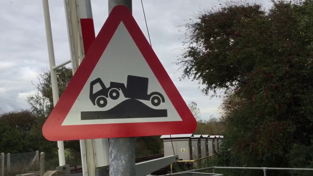 Intro to Normans Bay (MCB-CCTV) Station Level Crossing (E.Sussex) Sunday 08.10.2017