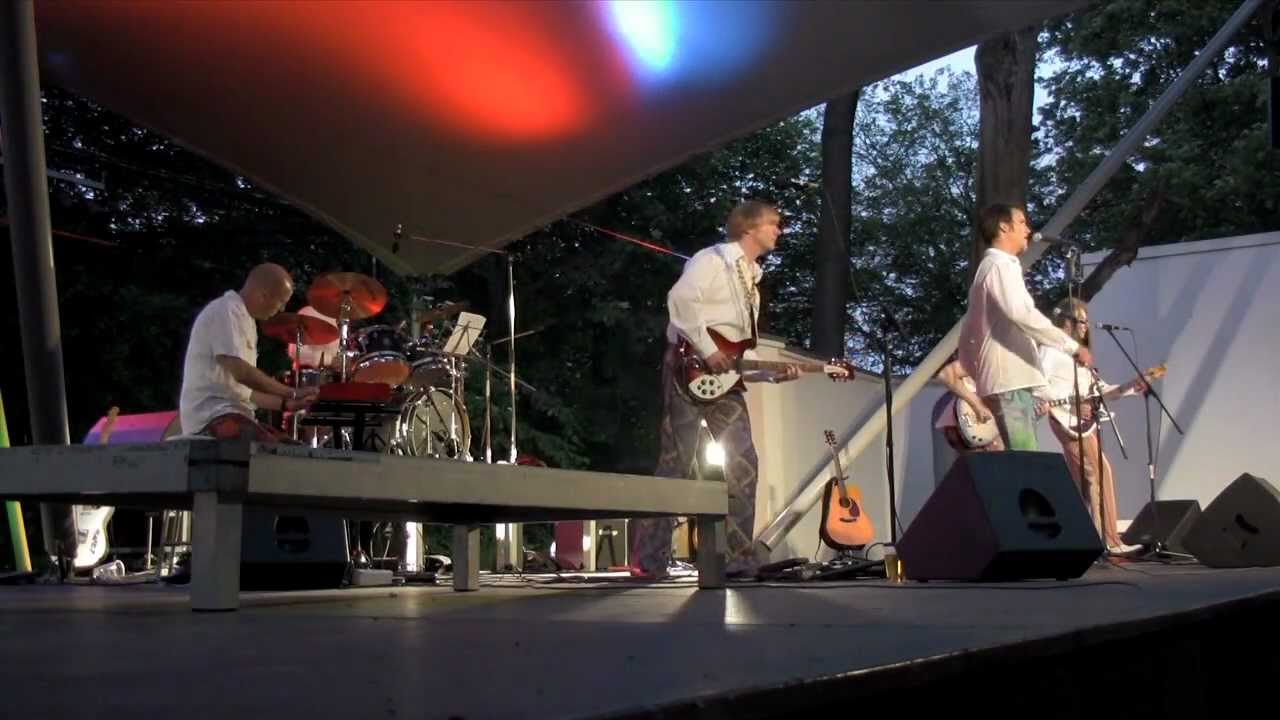 Berlin Beat Club / HardbeatFive: Love her madly