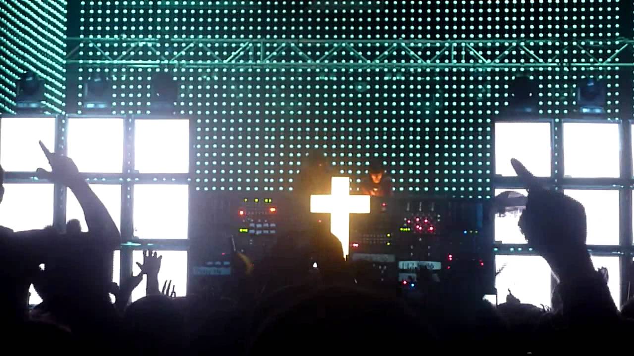 Justice - D.A.N.C.E/Canon (LIVE) Field Day Sydney 2012