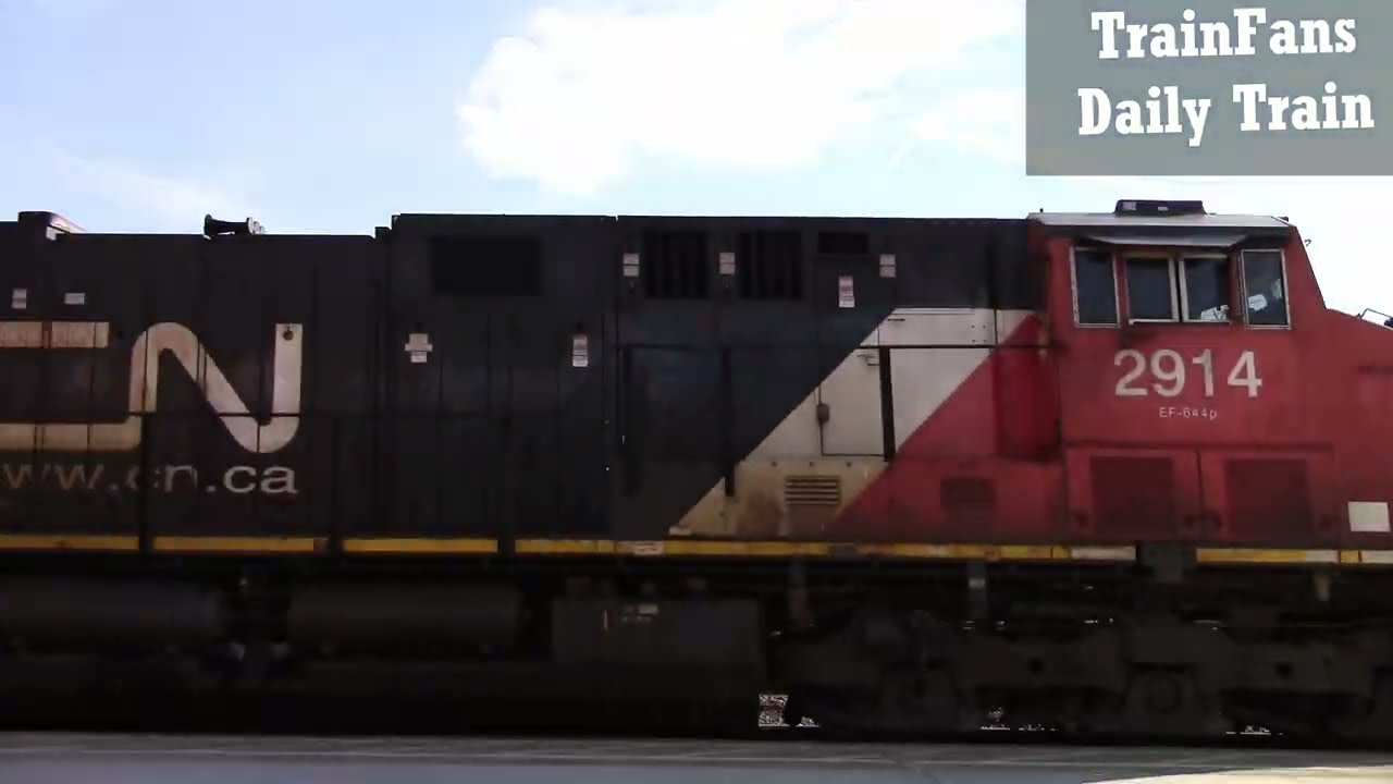 Mixed Freight Train CN M301 CN 2914 & CN 2876 Locomotives Sarnia Ontario