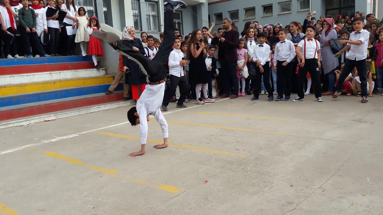 Diyarbakır Talaytepe Orta Okulu 23 Nisan     BÖYLE GÖSTERİR  GÖRÜLMEDİ