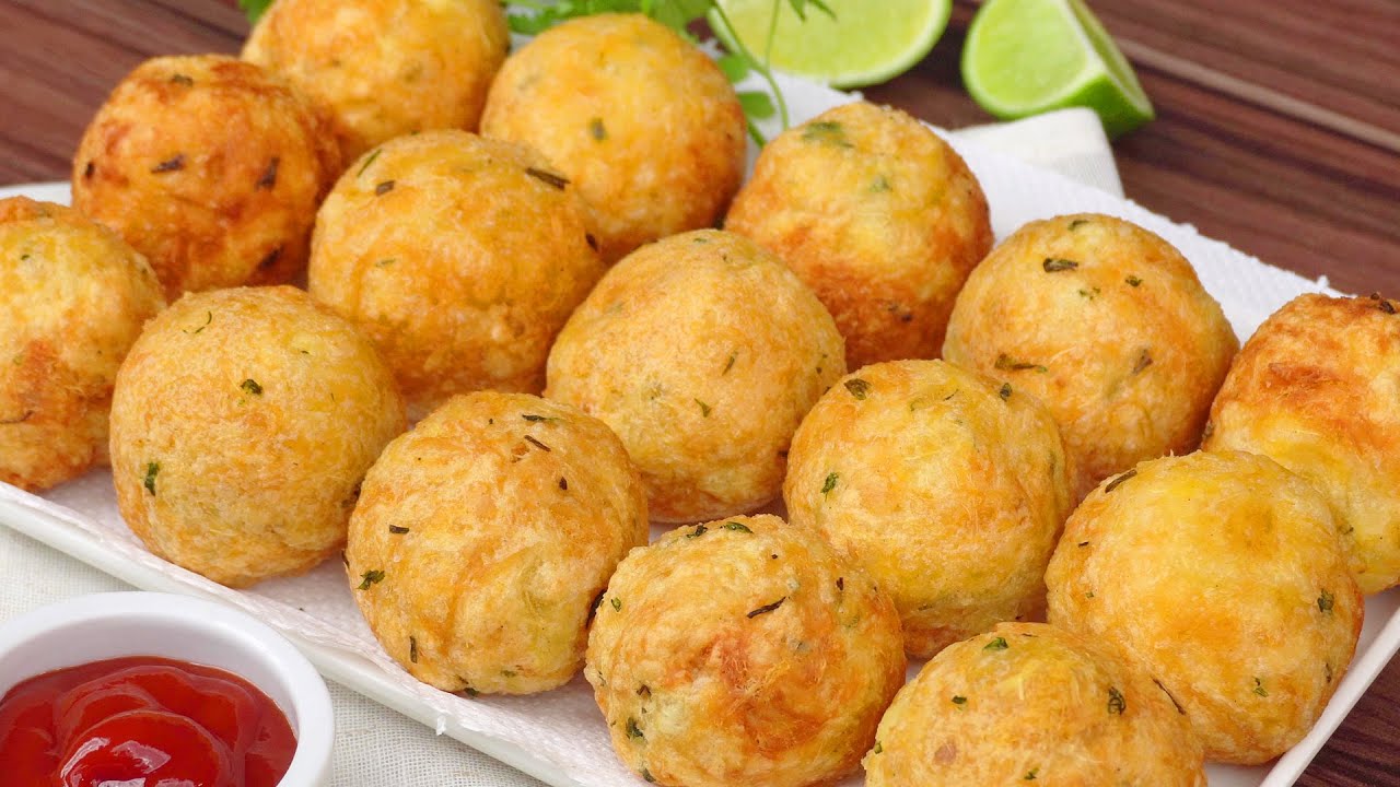 Com poucos ingredientes, faça esse bolinho de mandioca com frango, super fácil e delicioso!