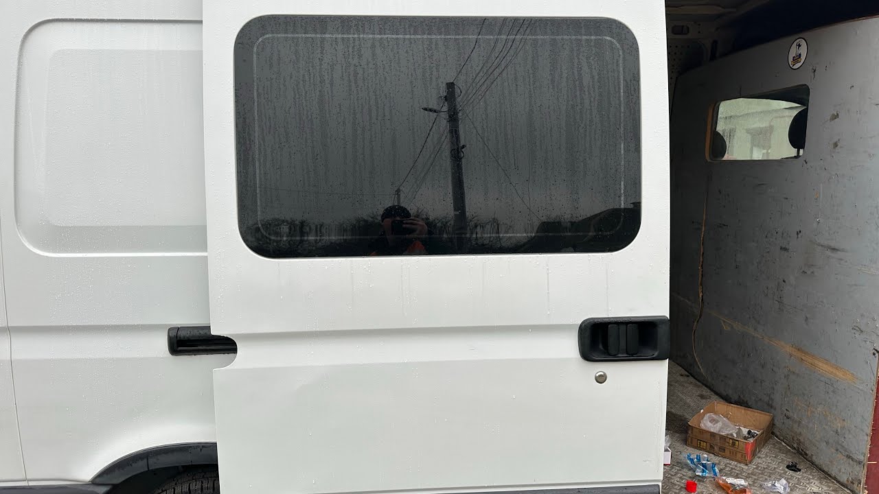Renault Master. Ремонт боковой и пассажирской двери. Замена роликов.