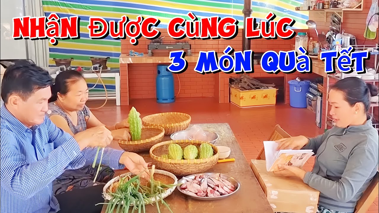 HMN Nhận Được Cùng Lúc 3 Món Quà Tết Yêu Thương Từ Khán Giả Phương Xa Ấm Lòng Bên Bữa Cơm Gia Đình