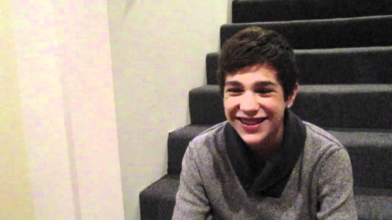 AUSTIN MAHONE Describes His Dream Girl!