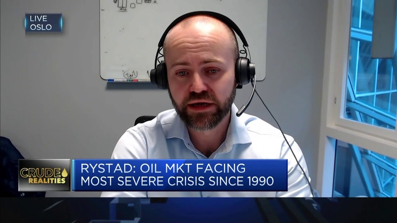 'Distressed buying' of Russian oil cargoes seen from non-typical customers, energy analyst says