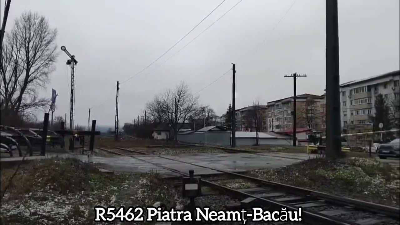 O mica activitate feroviara cu vagon rosu