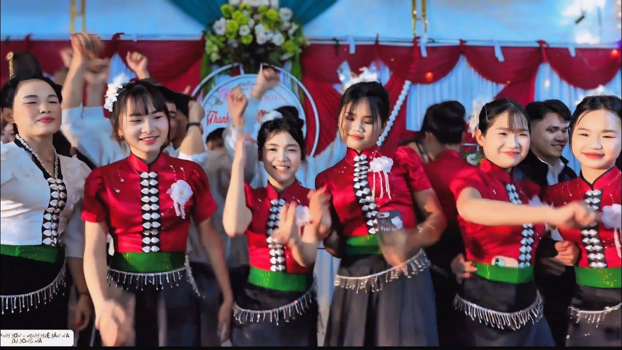 GÁI XINH NHẢY CỰC CUỐN TẠI LTH CR THANH SƠN - MINH HUỆ TẠI TƯ GIA NHÀ TRAI BẢN NÀ LÌU XÃ SÔNG MÃ