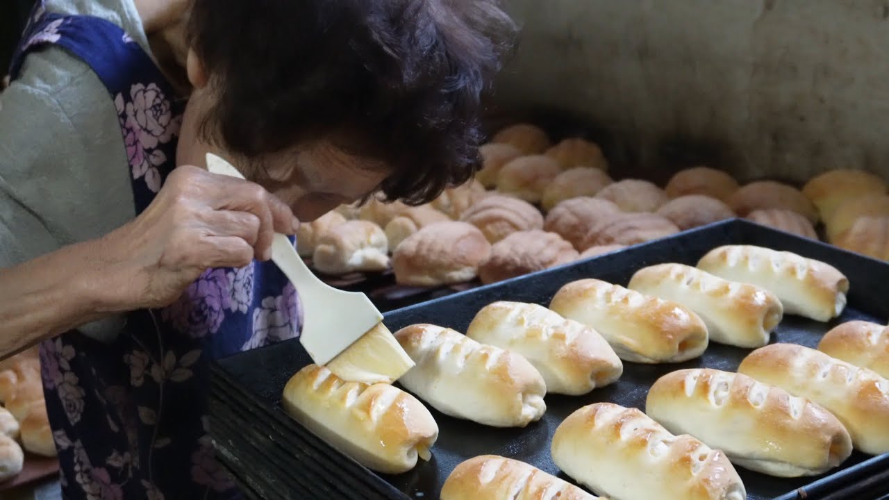 合わせて150歳の2人が作る50年続く街角の小さなパン屋「やおきパン」