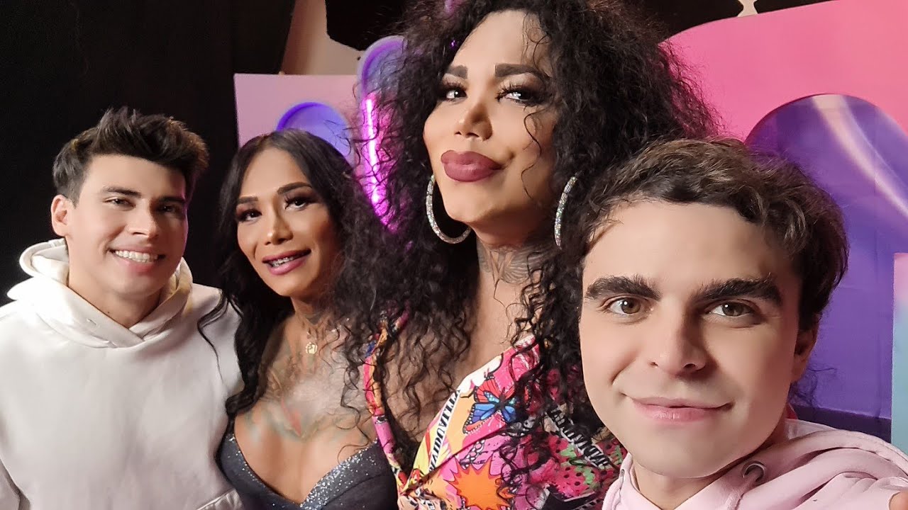 haciendo escandalo en camerinos RADIO DIVAZA charlote la jose y patitas