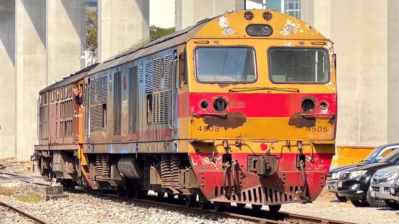 SRT. #ปิดตำนาน!? HITACHI 4505 สีเก่าคันสุดท้ายส่งไปทำสีใหม่และขบวนรถสินค้า 2125 รถจักรพ่วงหัว-ท้าย