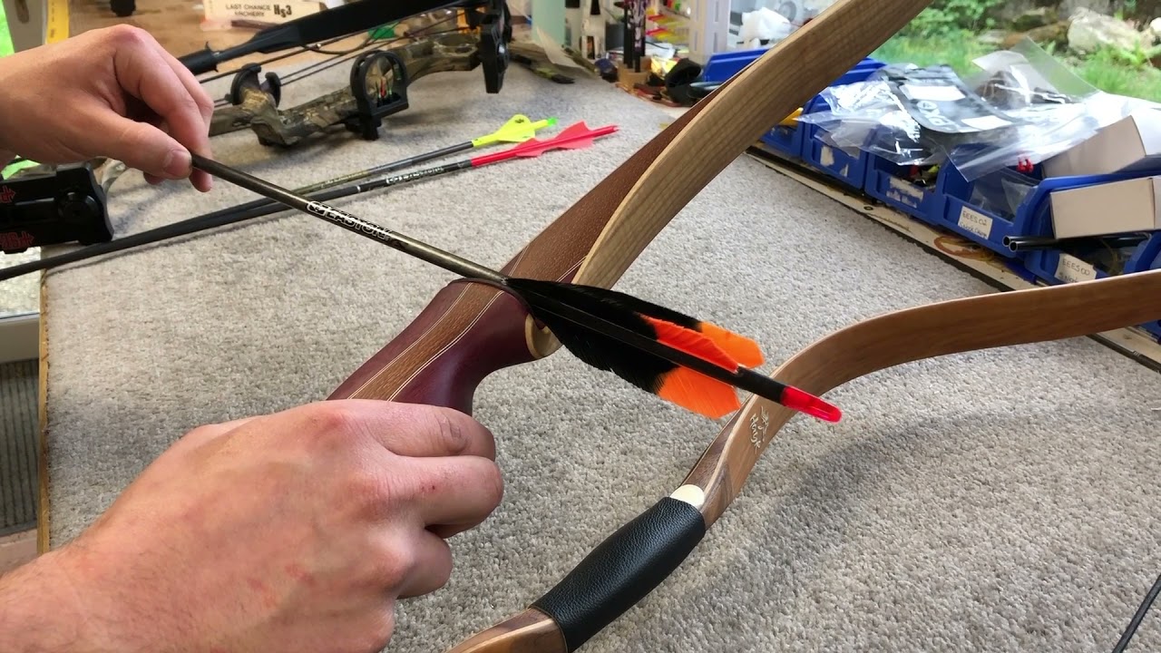 Plumes naturelles ou plumes plastiques (vanes) ?