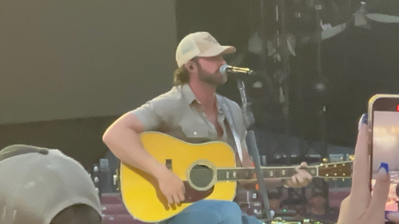 Riley Green- I Wish Grandpas Never Died (Live @ Busch Stadium in St Louis 6/17/23)