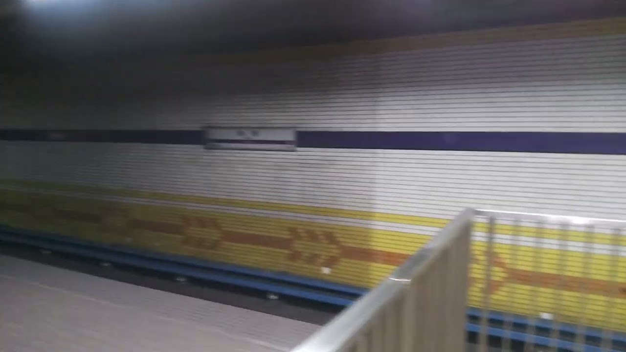 谷町線長原駅(T35)可動式ホーム柵設置前