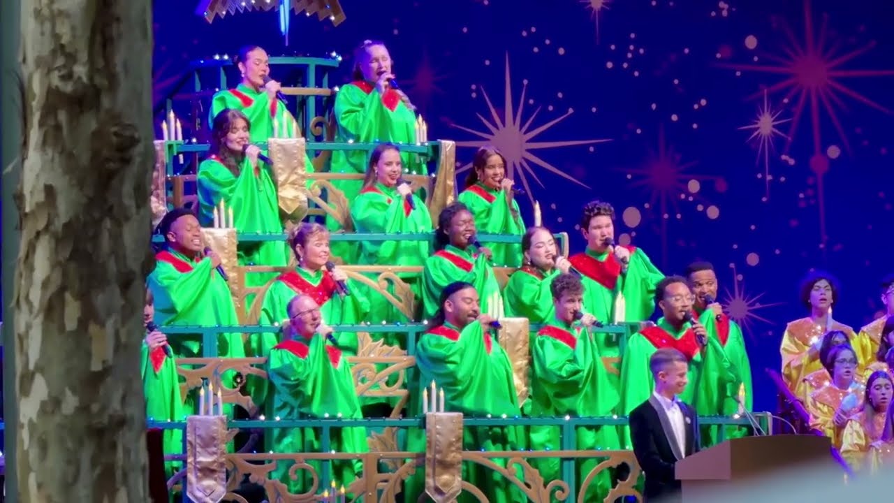 Epcot Candlelight Processional 2025 | Jordan Fisher International Festival of the Holidays Disney