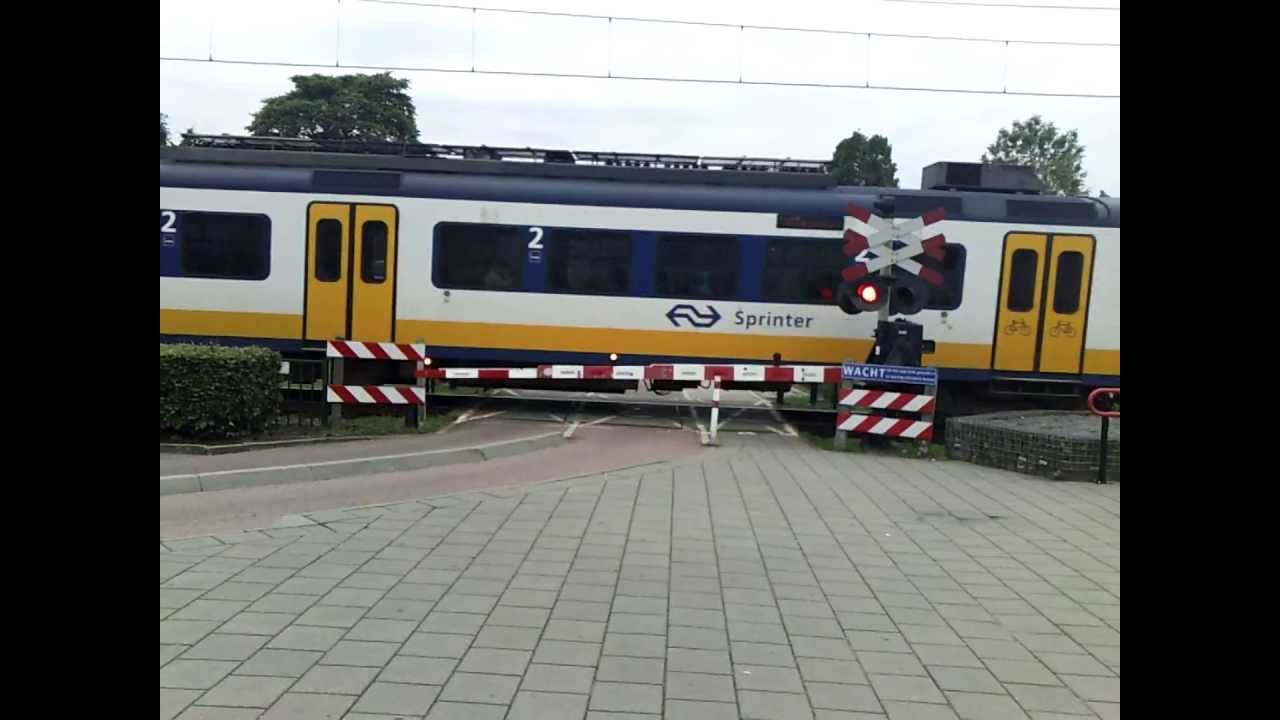 A 2nd fully mechanical!!! railroad crossing @ Railroad Station Geleen-Lutterade