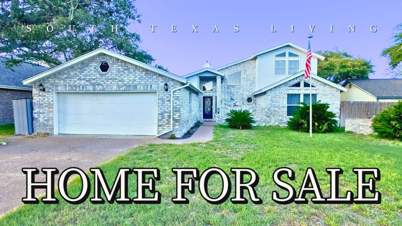 HOME FOR SALE | 120 Marion Dr. Rockport Texas 78382 - #RockportCountryClub #SouthTexasLivingHomes
